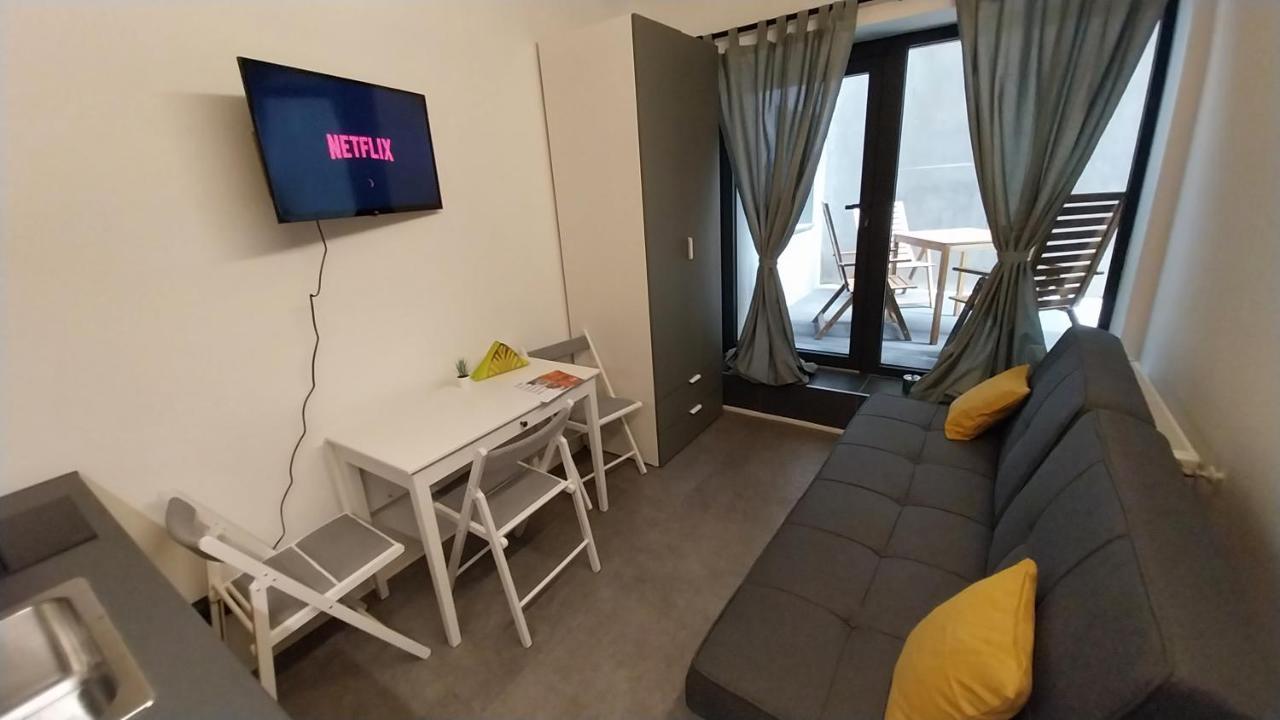 Peaceful Basement Apartment With Terrace & Free Gym Budapest Exterior foto