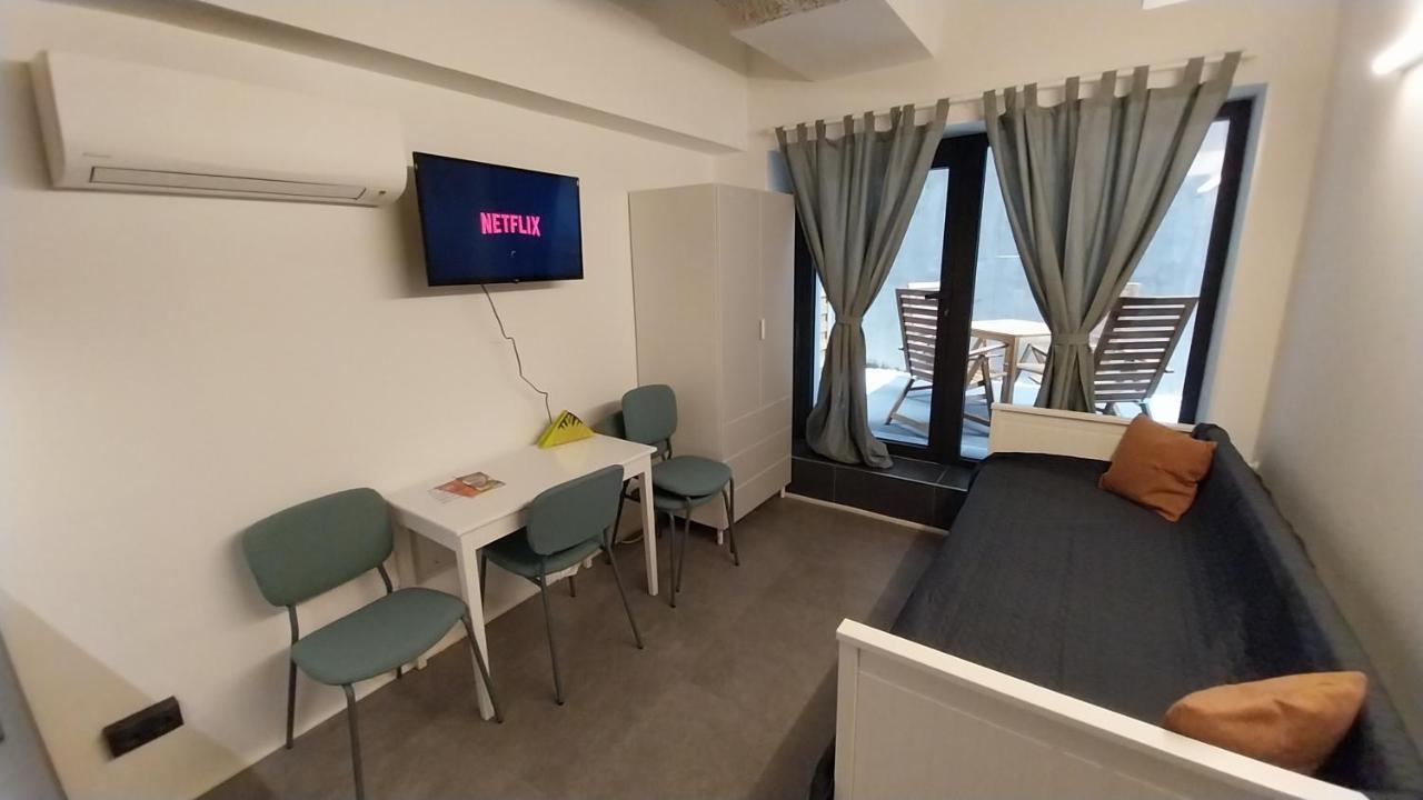 Peaceful Basement Apartment With Terrace & Free Gym Budapest Exterior foto