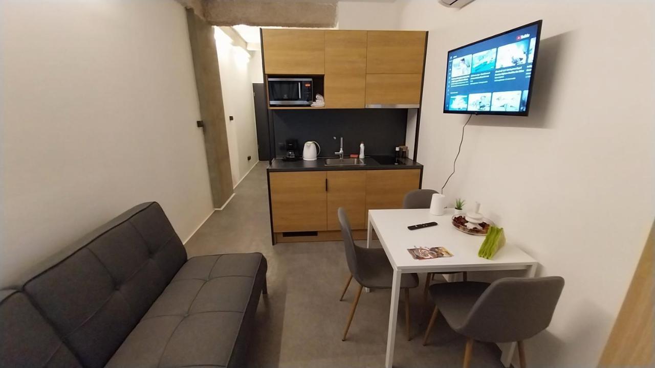 Peaceful Basement Apartment With Terrace & Free Gym Budapest Exterior foto